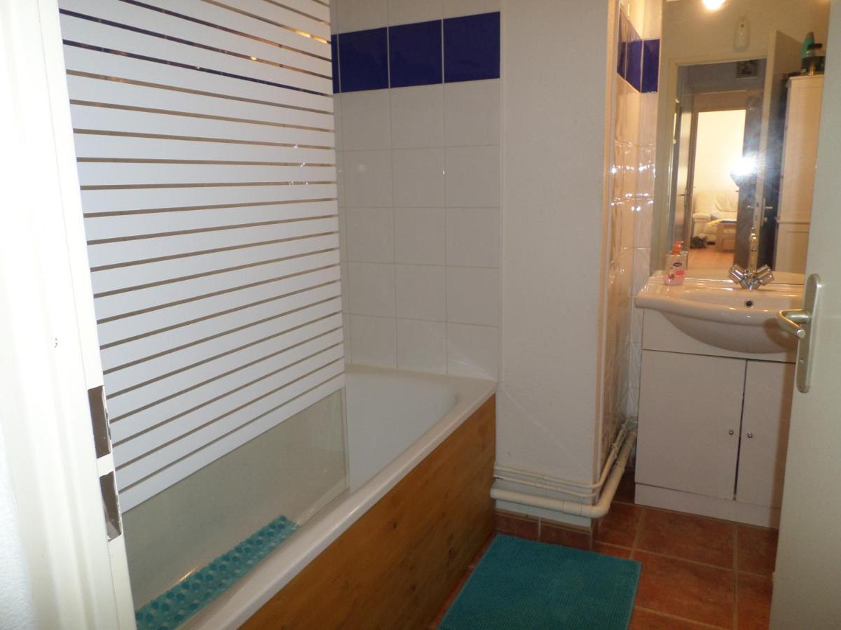 Les Romarins Appartement Climatise Ла Сен-сюр-Мер Екстериор снимка