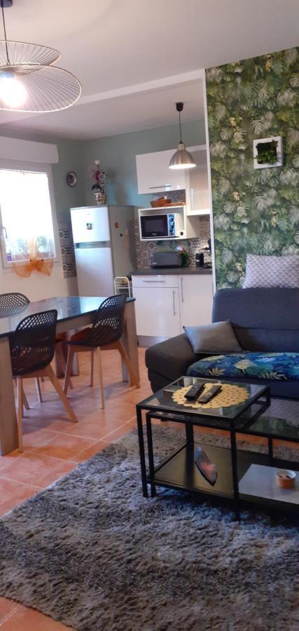 Les Romarins Appartement Climatise Ла Сен-сюр-Мер Екстериор снимка